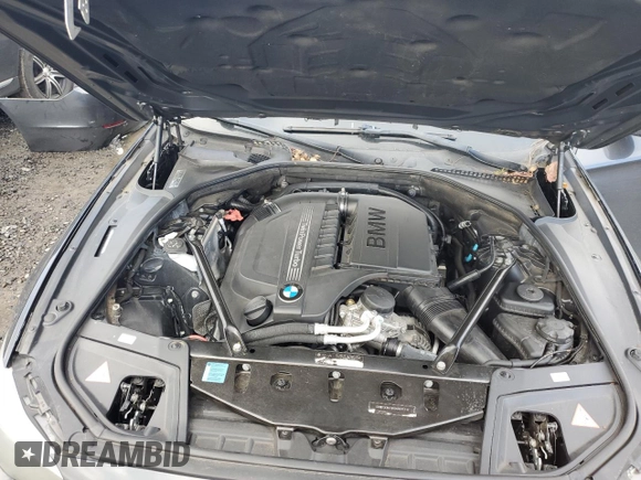 2011 BMW 5 Series 535i xDrive with VIN WBAFU7C59BC778083, listed as a Copart auction lot 48929435 with 105,700 mi miles and Salvage Title. Bid and sale history available at DreamBid. Image 11.
