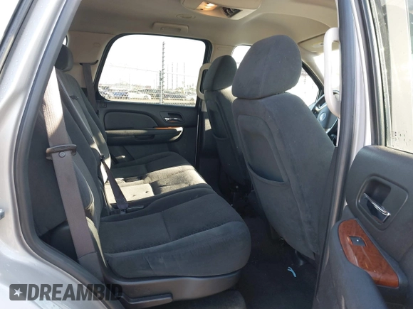 2007 GMC Yukon SLT with VIN 1GKFC13077J253697, listed as a IAAI auction lot 41277881 with 246,059 mi miles. Bid and sale history available at carsss.com. Image 8.
