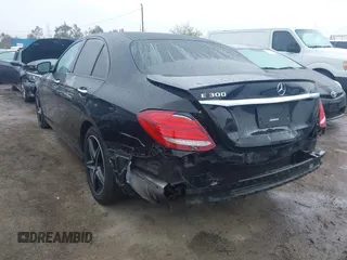 2019 Mercedes-Benz E-Class E 300 with VIN WDDZF4JB8KA526831, listed as a IAAI auction lot 41803511 with 120,412 mi miles. Bid and sale history available at carsss.com. Image 3.