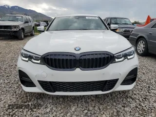 2021 BMW 3 Series 330i xDrive z VIN 3MW5R7J05M8B93077, wystawiony jako Copart lot #57125755 z przebiegiem 43 123 mil mil oraz Szkoda całkowita • Salvage title. Historia ofert i sprzedaży dostępna na DreamBid. Obrazek 5.