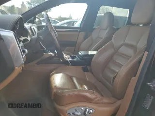 2012 Porsche Cayenne Turbo z VIN WP1AC2A27CLA81085, wystawiony jako Copart lot #85817344 z przebiegiem 109 441 mil mil oraz Szkoda całkowita • Salvage title. Historia ofert i sprzedaży dostępna na DreamBid. Obrazek 7.