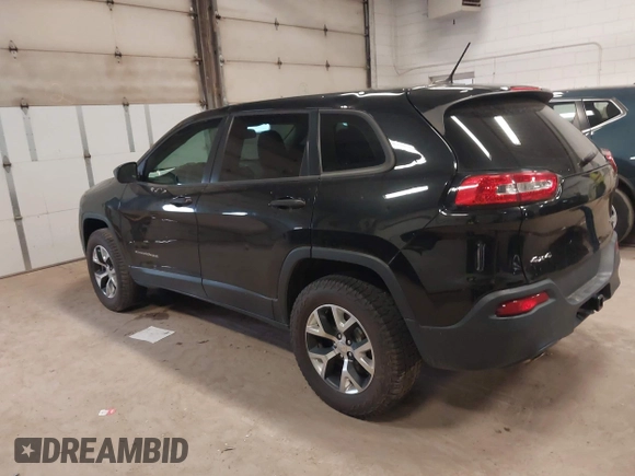 2015 Jeep Cherokee Sport z VIN 1C4PJMAB8FW764171, wystawiony jako IAAI lot #42460585 z przebiegiem 204 179 mil mil oraz . Historia ofert i sprzedaży dostępna na DreamBid. Obrazek 3.
