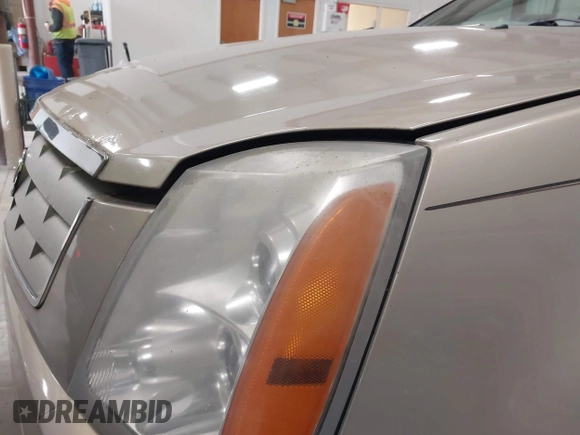 2008 Cadillac SRX AWD with VIN 1GYEE437180139017, listed as a IAAI auction lot 41986266 with 213,382 mi miles. Bid and sale history available at carsss.com. Image 6.