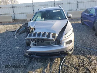 2021 Jeep Cherokee Latitude z VIN 1C4PJLCB7JD596891, wystawiony jako Copart lot #50833275 z przebiegiem 107 902 mil mil oraz Szkoda całkowita • Salvage title. Historia ofert i sprzedaży dostępna na DreamBid. Obrazek 5.