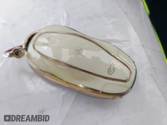 2013 Tesla Model S с VIN 5YJSA1CG5DFP06411, выставлен на аукционе IAAI как лот 41079914 с пробегом 266 968 миль миль и . История ставок и продаж доступна на DreamBid. Изображение 11.
