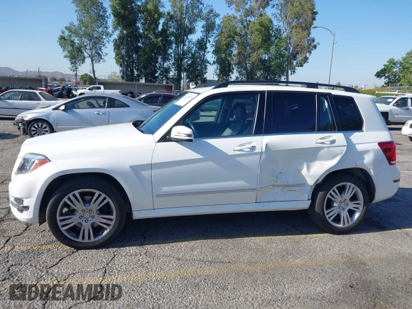2015 Mercedes-Benz GLK 350 z VIN WDCGG8JB6FG349716, wystawiony jako IAAI lot #42283879 z przebiegiem 56 332 mil mil oraz . Historia ofert i sprzedaży dostępna na DreamBid. Obrazek 14.