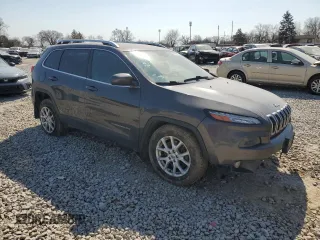 2017 Jeep Cherokee Latitude with VIN 1C4PJMCB6HW576135, listed as a Copart auction lot 47391675 with 88,874 mi miles and Salvage Title. Bid and sale history available at DreamBid. Image 4.