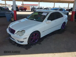 2007 Mercedes-Benz C 230 Sport z VIN WDBRF52HX7F903574, wystawiony jako IAAI lot #42350529 z przebiegiem 230 516 mil mil oraz . Historia ofert i sprzedaży dostępna na DreamBid. Obrazek 2.