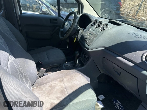 2011 Ford Transit Connect XL z VIN NM0LS6AN9BT062340, wystawiony jako Copart lot #53852135 z przebiegiem 234 690 mil mil oraz Czysty tytuł • Clean title. Historia ofert i sprzedaży dostępna na DreamBid. Obrazek 5.