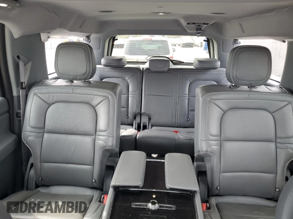 2019 Lincoln Navigator Reserve с VIN 5LMJJ3LT0KEL12472, выставлен на аукционе Copart как лот 45756865 с пробегом 111 994 миль миль и На запчасти • Non repairable. История ставок и продаж доступна на DreamBid. Изображение 10.