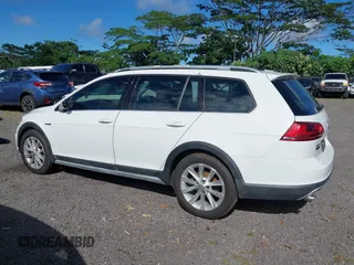 2017 Volkswagen Golf S с VIN 3VWH17AU0HM525270, выставлен на аукционе IAAI как лот 40931148 с пробегом Не указан миль и . История ставок и продаж доступна на DreamBid. Изображение 13.