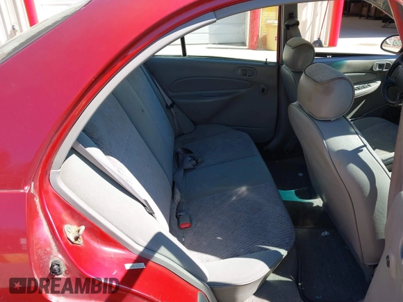 1998 Ford Escort SE z VIN 1FAFP13P4WW141203, wystawiony jako IAAI lot #41811277 z przebiegiem 232 746 mil mil oraz . Historia ofert i sprzedaży dostępna na DreamBid. Obrazek 8.