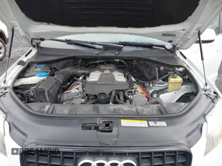 2014 Audi Q7 3.0T S line Prestige with VIN WA1DGAFE4ED010577, listed as a IAAI auction lot 41498879 with 180,403 mi miles. Bid and sale history available at carsss.com. Image 10.