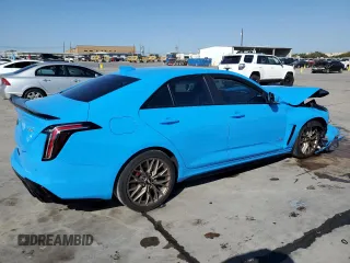 2022 Cadillac CT4-V Blackwing z VIN 1G6D65RP6N0460397, wystawiony jako Copart lot #77489664 z przebiegiem 6777 mil mil oraz Szkody całkowita. Historia ofert i sprzedaży dostępna na DreamBid. Obrazek 3.
