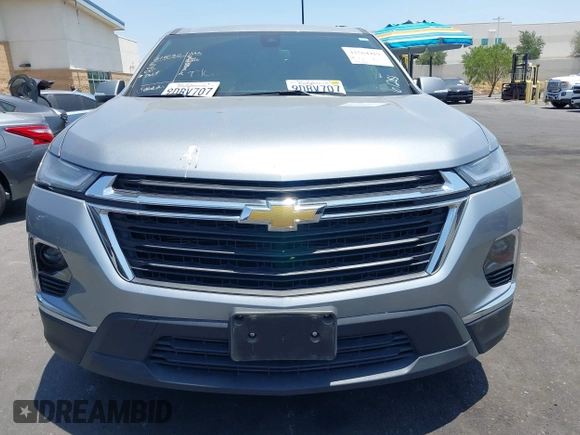 2023 Chevrolet Traverse LS z VIN 1GNERFKW3PJ123206, wystawiony jako IAAI lot #42564419 z przebiegiem 43 735 mil mil oraz . Historia ofert i sprzedaży dostępna na DreamBid. Obrazek 12.