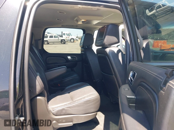 2014 Cadillac Escalade ESV Platinum z VIN 1GYS3KEF5ER161787, wystawiony jako IAAI lot #42358806 z przebiegiem 120 317 mil mil oraz . Historia ofert i sprzedaży dostępna na DreamBid. Obrazek 8.
