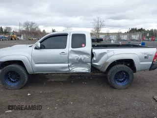 2006 Toyota Tacoma with VIN 5TEUU42N26Z153137, listed as a IAAI auction lot 41802170 with 206,156 mi miles. Bid and sale history available at carsss.com. Image 14.