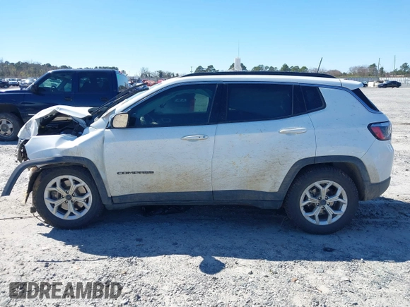 2025 Jeep Compass Latitude with VIN 3C4NJDBNXST520974, listed as a IAAI auction lot 41727651 with 24,054 mi miles and . Bid and sale history available at DreamBid. Image 14.