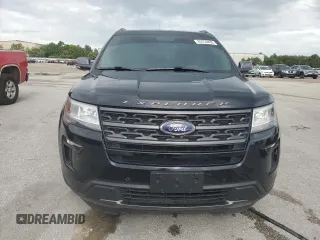 2018 Ford Explorer XLT z VIN 1FM5K7D89JGC52102, wystawiony jako Copart lot #62730855 z przebiegiem 49 949 mil mil oraz Czysty tytuł • Clean title. Historia ofert i sprzedaży dostępna na DreamBid. Obrazek 5.
