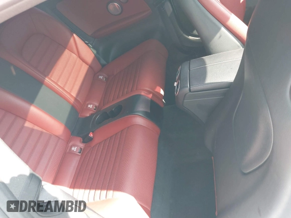 2018 Mercedes-Benz C 300 с VIN WDDWJ4KB1JF748595, выставлен на аукционе IAAI как лот 40413383 с пробегом 58 112 миль миль и . История ставок и продаж доступна на DreamBid. Изображение 8.