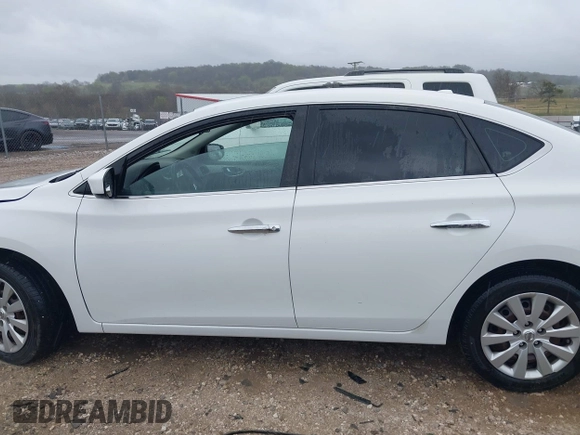2015 Nissan Sentra SR with VIN 3N1AB7AP2FL656539, listed as a IAAI auction lot 41909271 with 204,580 mi miles and . Bid and sale history available at DreamBid. Image 14.