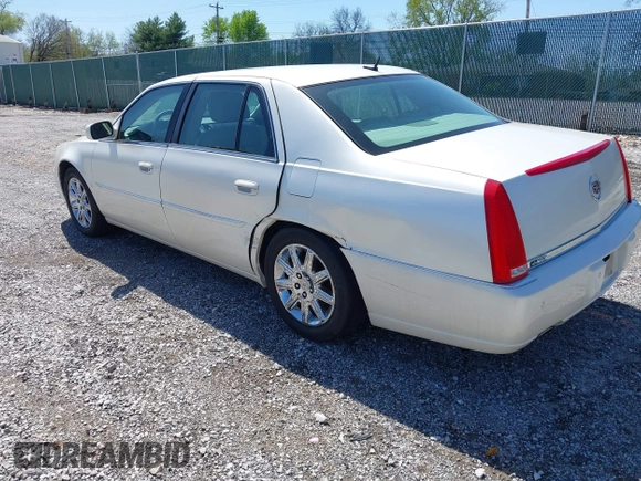 2008 Cadillac DTS 1SC with VIN 1G6KD57Y78U146005, listed as a IAAI auction lot 41982953 with 179,763 mi miles and . Bid and sale history available at carsss.com. Image 3.