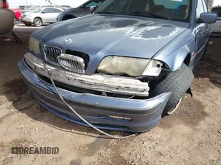 2001 BMW 3 Series 330i with VIN WBAAV53431FJ70608, listed as a IAAI auction lot 41897074 with 200,339 mi miles. Bid and sale history available at carsss.com. Image 6.