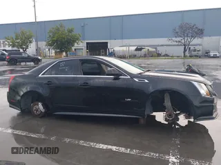 2013 Cadillac CTS-V z VIN 1G6DV5EP0D0102168, wystawiony jako IAAI lot #41791601 z przebiegiem Nie podano mil oraz . Historia ofert i sprzedaży dostępna na DreamBid. Obrazek 14.
