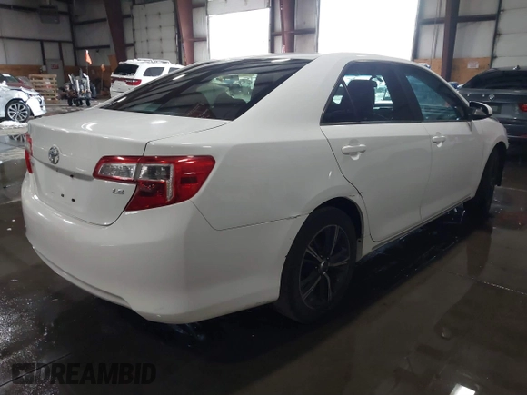 2014 Toyota Camry L with VIN 4T1BF1FKXEU306754, listed as a IAAI auction lot 41613218 with 195,692 mi miles. Bid and sale history available at carsss.com. Image 4.