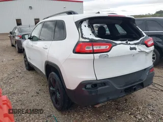 2017 Jeep Cherokee Limited z VIN 1C4PJLDS1HW603511, wystawiony jako IAAI lot #41935114 z przebiegiem 93 509 mil mil oraz . Historia ofert i sprzedaży dostępna na DreamBid. Obrazek 3.