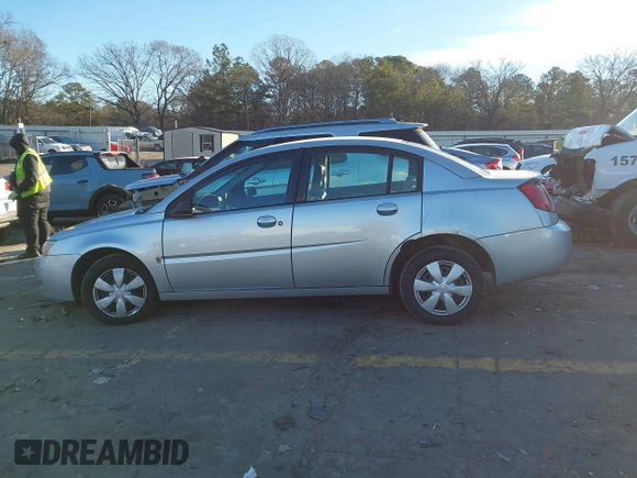 2005 Saturn ION ION 2 z VIN 1G8AJ52F55Z143541, wystawiony jako IAAI lot #41306652 z przebiegiem 233 840 mil mil oraz . Historia ofert i sprzedaży dostępna na DreamBid. Obrazek 14.