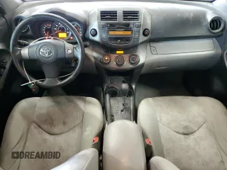 2010 Toyota RAV4 z VIN 2T3ZF4DV8AW036003, wystawiony jako Copart lot #59928265 z przebiegiem 188 804 mil mil oraz Szkoda całkowita • Salvage title. Historia ofert i sprzedaży dostępna na DreamBid. Obrazek 8.