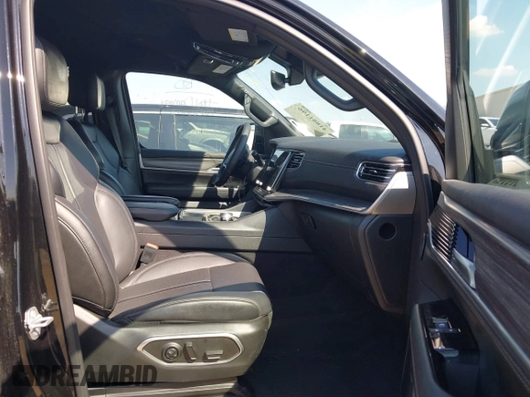 2024 Jeep Wagoneer Series III with VIN 1C4SJVDP7RS176071, listed as a IAAI auction lot 41881196 with 20,566 mi miles and . Bid and sale history available at DreamBid. Image 5.