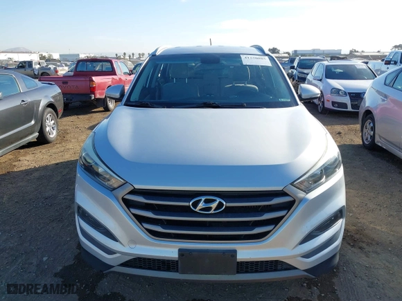 2016 Hyundai Tucson Sport with VIN KM8J33A20GU152145, listed as a IAAI auction lot 41250885 with 117,841 mi miles. Bid and sale history available at carsss.com. Image 12.
