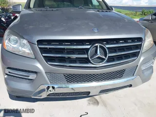 2014 Mercedes-Benz M-Class ML 350 BlueTEC with VIN 4JGDA2EB6EA275759, listed as a IAAI auction lot 40403071 with 75,095 mi miles. Bid and sale history available at carsss.com. Image 17.