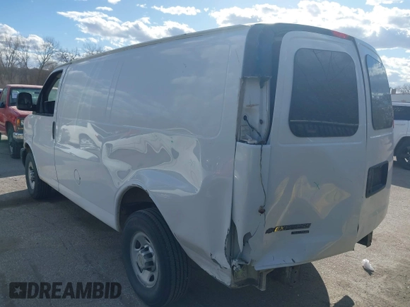2014 Chevrolet Express Cargo with VIN 1GCWGFBA9E1140385, listed as a IAAI auction lot 38818319 with 366,153 mi miles. Bid and sale history available at carsss.com. Image 3.