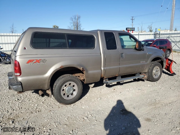 2005 Ford Super Duty F-250 XL with VIN 1FTSX21P25EB08562, listed as a Copart auction lot 76056794 with 206,411 mi miles and Clean Title. Bid and sale history available at carsss.com. Image 3.