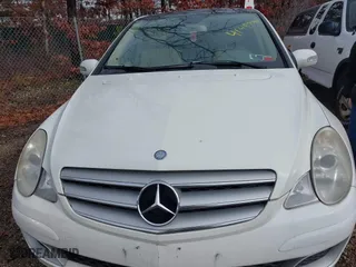 2007 Mercedes-Benz R-Class 3.5L with VIN 4JGCB65E67A053042, listed as a IAAI auction lot 41497759 with 107,104 mi miles. Bid and sale history available at carsss.com. Image 6.