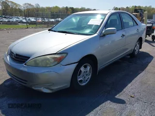 2003 Toyota Camry LE z VIN 4T1BF32K93U053750, wystawiony jako IAAI lot #41930830 z przebiegiem Nie podano mil oraz . Historia ofert i sprzedaży dostępna na DreamBid. Obrazek 2.