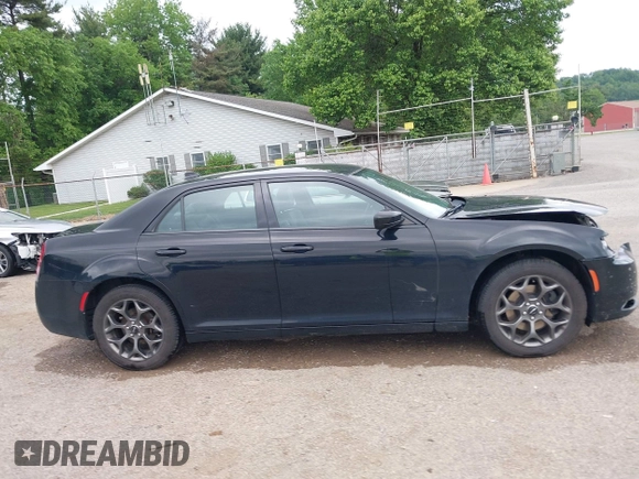 2015 Chrysler 300 S z VIN 2C3CCAGG1FH923044, wystawiony jako IAAI lot #42284945 z przebiegiem 132 681 mil mil oraz . Historia ofert i sprzedaży dostępna na DreamBid. Obrazek 13.