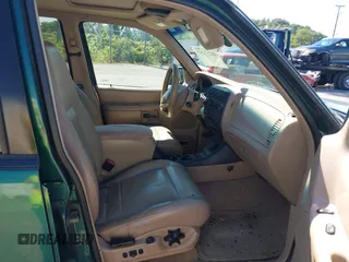 2000 Ford Explorer Eddie Bauer с VIN 1FMZU74E9YZB26239, выставлен на аукционе IAAI как лот 40233257 с пробегом 193 592 миль миль и . История ставок и продаж доступна на DreamBid. Изображение 5.