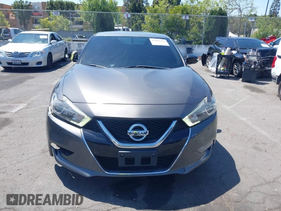 2018 Nissan Maxima Platinum z VIN 1N4AA6AP1JC388815, wystawiony jako IAAI lot #42098902 z przebiegiem 80 677 mil mil oraz . Historia ofert i sprzedaży dostępna na DreamBid. Obrazek 12.