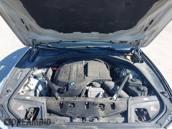 2011 BMW 5 Series 535i xDrive with VIN WBAFU7C55BC777609, listed as a IAAI auction lot 42079100 with 255,318 mi miles. Bid and sale history available at carsss.com. Image 10.