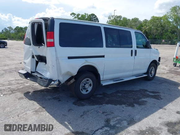 2014 Chevrolet Express Passenger 1LT with VIN 1GAZGYFG8E1130432, listed as a IAAI auction lot 42487756 with 176,418 mi miles and . Bid and sale history available at DreamBid. Image 4.