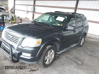 2010 Ford Explorer XLT z VIN 1FMEU7DE4AUA46736, wystawiony jako IAAI lot #42323483 z przebiegiem 120 000 mil mil oraz . Historia ofert i sprzedaży dostępna na DreamBid. Obrazek 2.