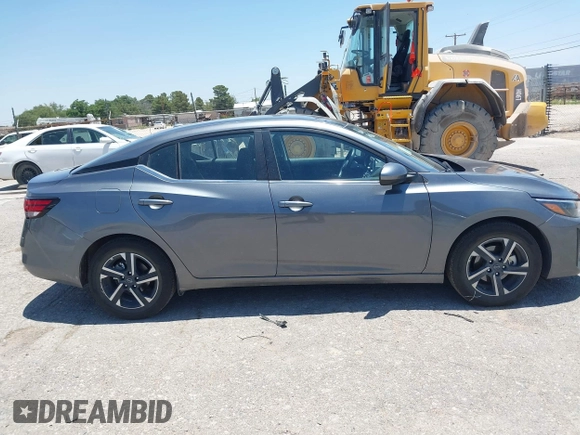 2025 Nissan Sentra SV с VIN 3N1AB8CV1SY303353, выставлен на аукционе IAAI как лот 42503250 с пробегом 7 176 миль миль и . История ставок и продаж доступна на DreamBid. Изображение 13.