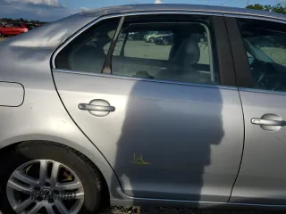 2007 Volkswagen Jetta Wolfsburg Edition с VIN 3VWEF71K27M173097, выставлен на аукционе Copart как лот 67212094 с пробегом 112 291 миль миль и Чистый • Clean title. История ставок и продаж доступна на DreamBid. Изображение 12.