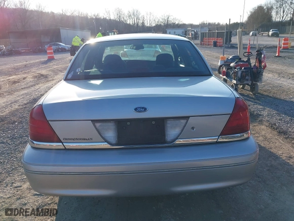 2005 Ford Crown Victoria LX with VIN 2FAFP74W85X121984, listed as a IAAI auction lot 41427678 with 113,437 mi miles. Bid and sale history available at carsss.com. Image 16.