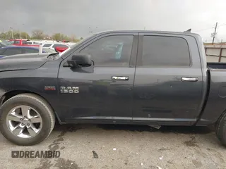 2015 Ram 1500 Lone Star z VIN 1C6RR6LT6FS561880, wystawiony jako IAAI lot #41791026 z przebiegiem 136 040 mil mil oraz . Historia ofert i sprzedaży dostępna na DreamBid. Obrazek 14.