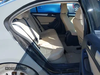 2014 Volkswagen Jetta SE с VIN 3VWD17AJ3EM420318, выставлен на аукционе IAAI как лот 42454507 с пробегом 96 332 миль миль и . История ставок и продаж доступна на DreamBid. Изображение 8.